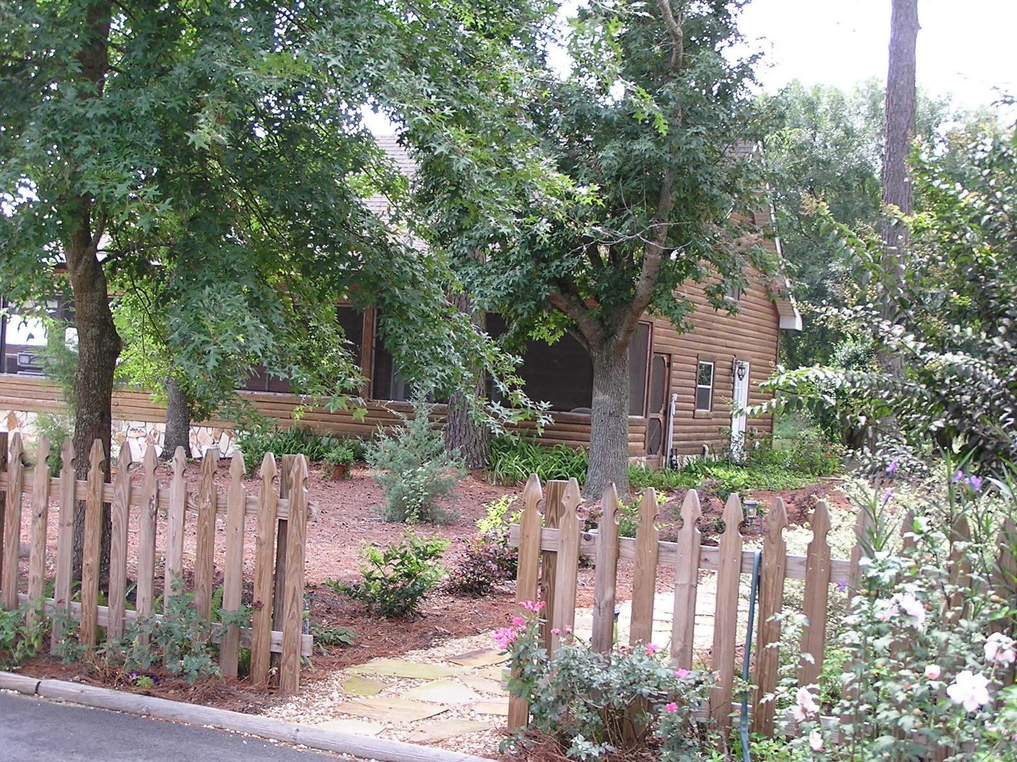 Shalom House Bed And Breakfast Tifton Eksteriør billede
